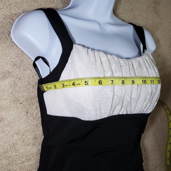 Women's Black/White Block Pattern Sheath Dress - Picture 9 of 10